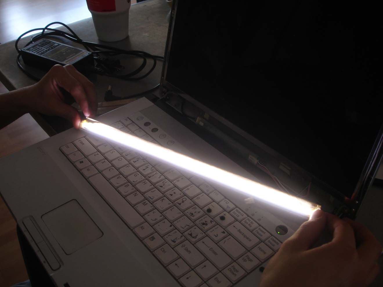 Замена и ремонт подсветки экрана ноутбука в Мурманске